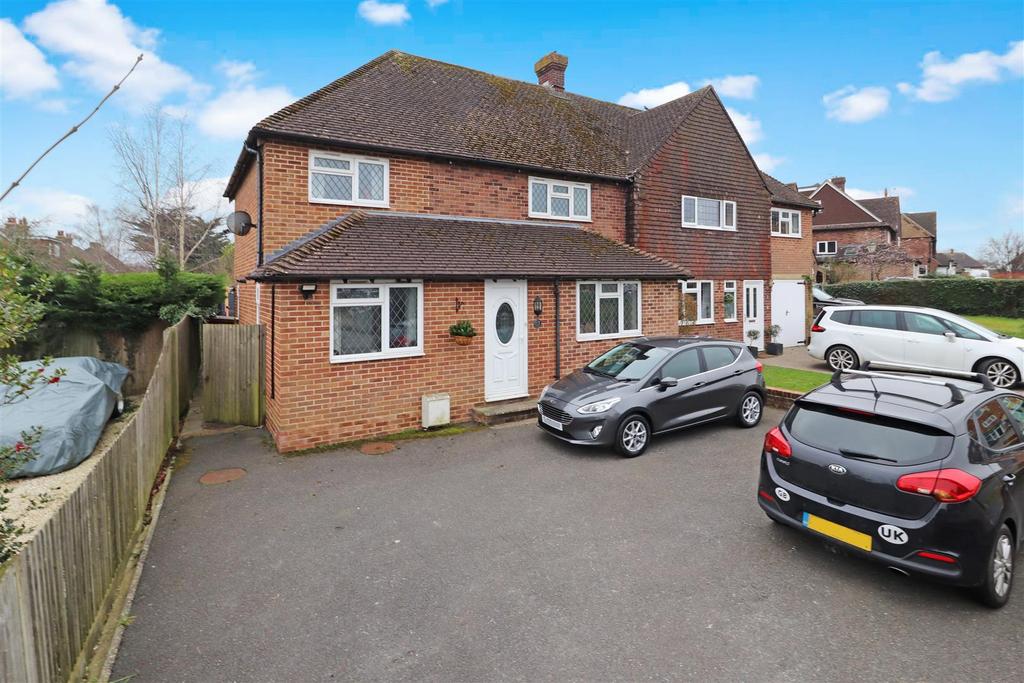 Lansdowne Road, Hailsham 4 bed semidetached house £425,000