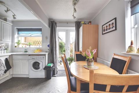 71 Ashdown Road, Bexhill-on-sea, TN40 1SF
