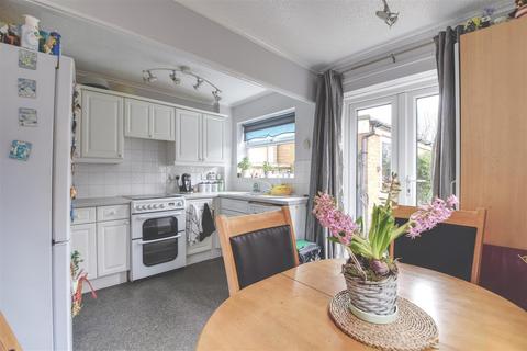 71 Ashdown Road, Bexhill-on-sea, TN40 1SF