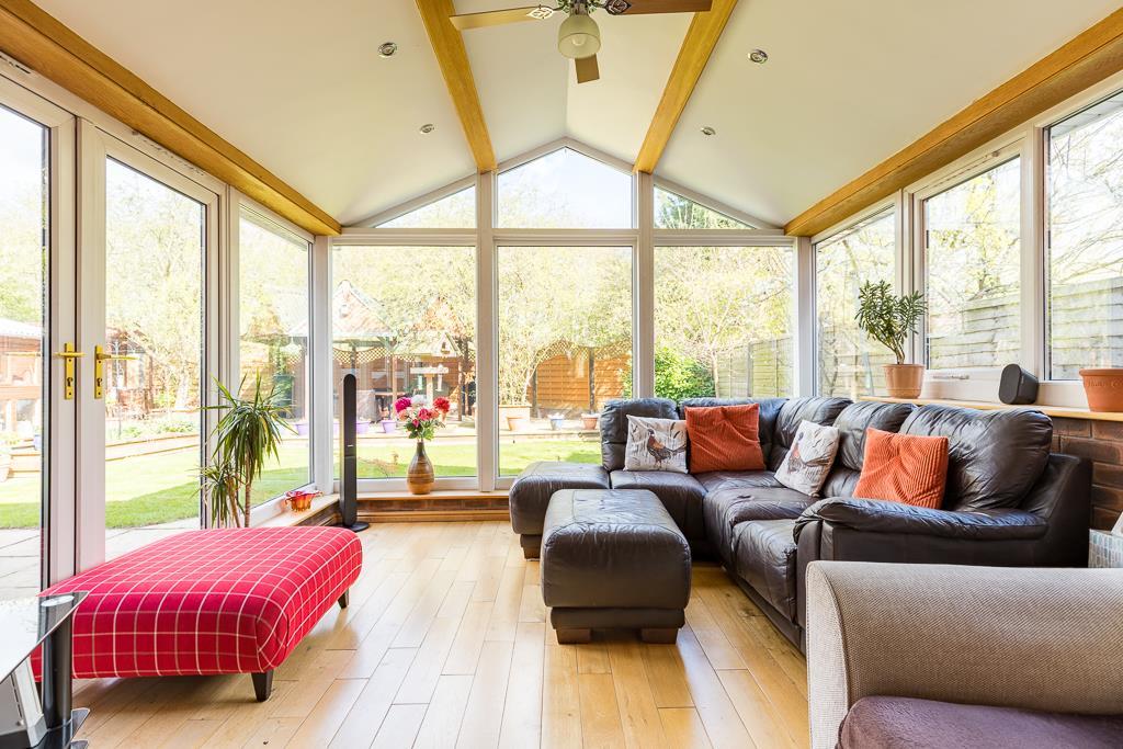Woodpecker Way, Kirton Lindsey... 4 bed detached house £335,000