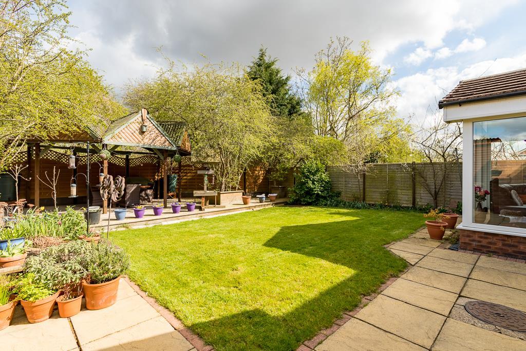 Woodpecker Way, Kirton Lindsey... 4 bed detached house £335,000
