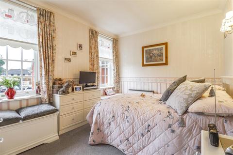 2 bedroom retirement property for sale - High Street, Hoddesdon