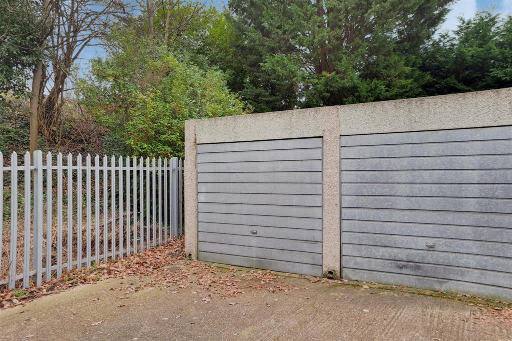 5 Garage-1.jpg