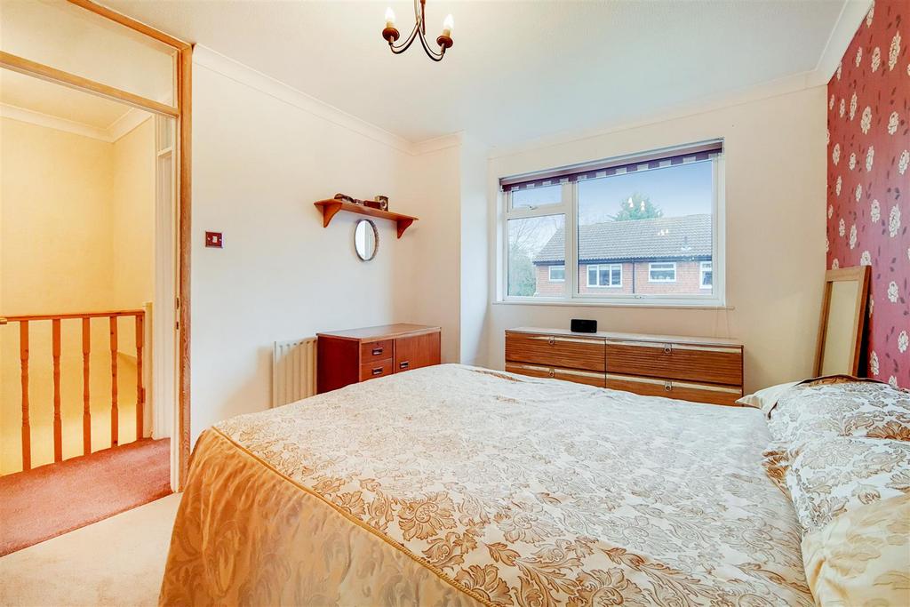 10 Main Bedroom-1.jpg