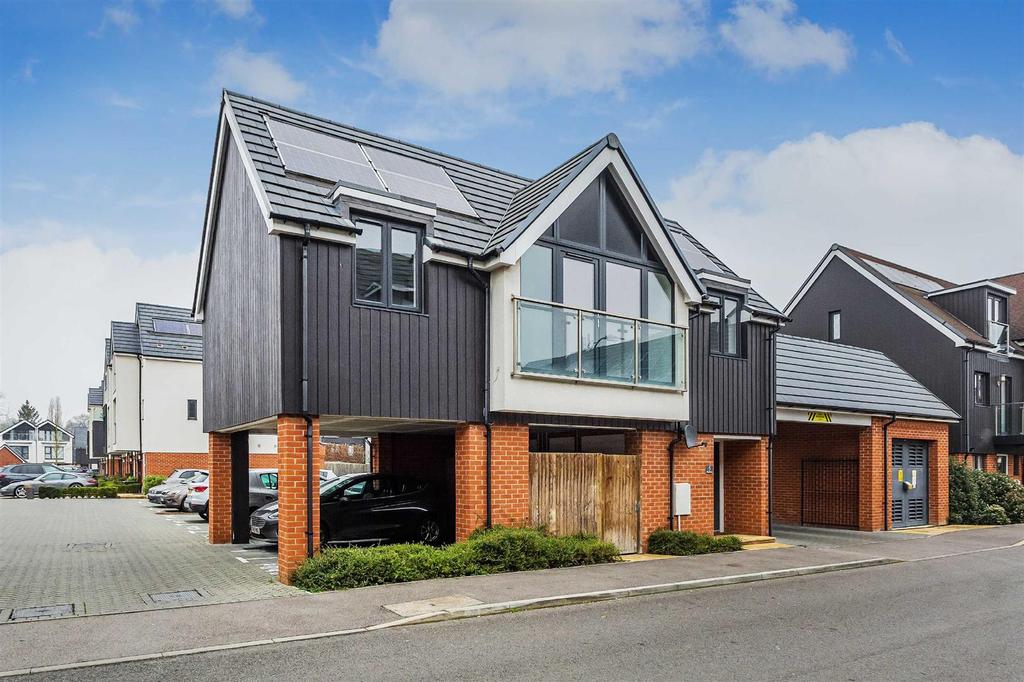 Tippett Lane, Meridian Square, Hurst... 2 bed link detached house £
