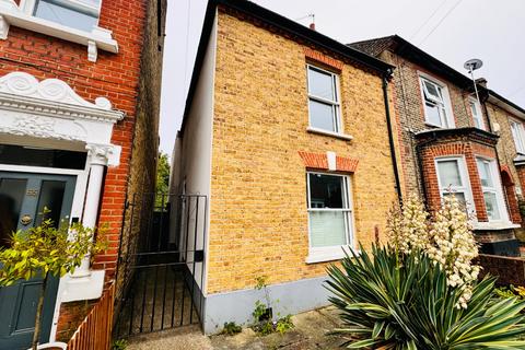 3 bedroom end of terrace house to rent, Whitworth Road, Woolwich, London, SE18 3QG