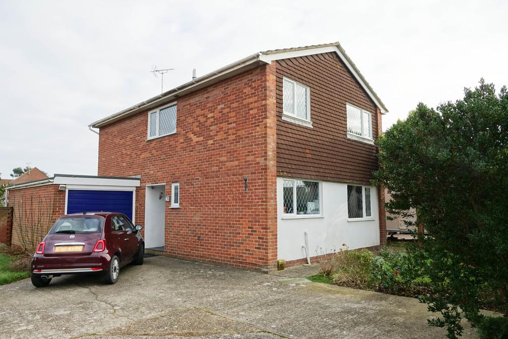 Flansham Park, Felpham 4 bed detached house £455,000