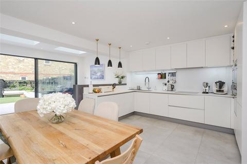 17 Chivenor Grove, Kingston Upon Thames, KT2 5GE