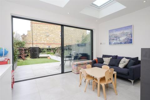 17 Chivenor Grove, Kingston Upon Thames, KT2 5GE