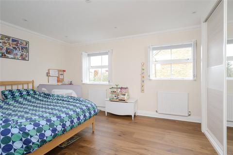 17 Chivenor Grove, Kingston Upon Thames, KT2 5GE