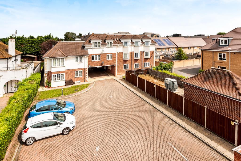 Langley Road, Slough, SL3 1 bed apartment £925 pcm (£213 pw)