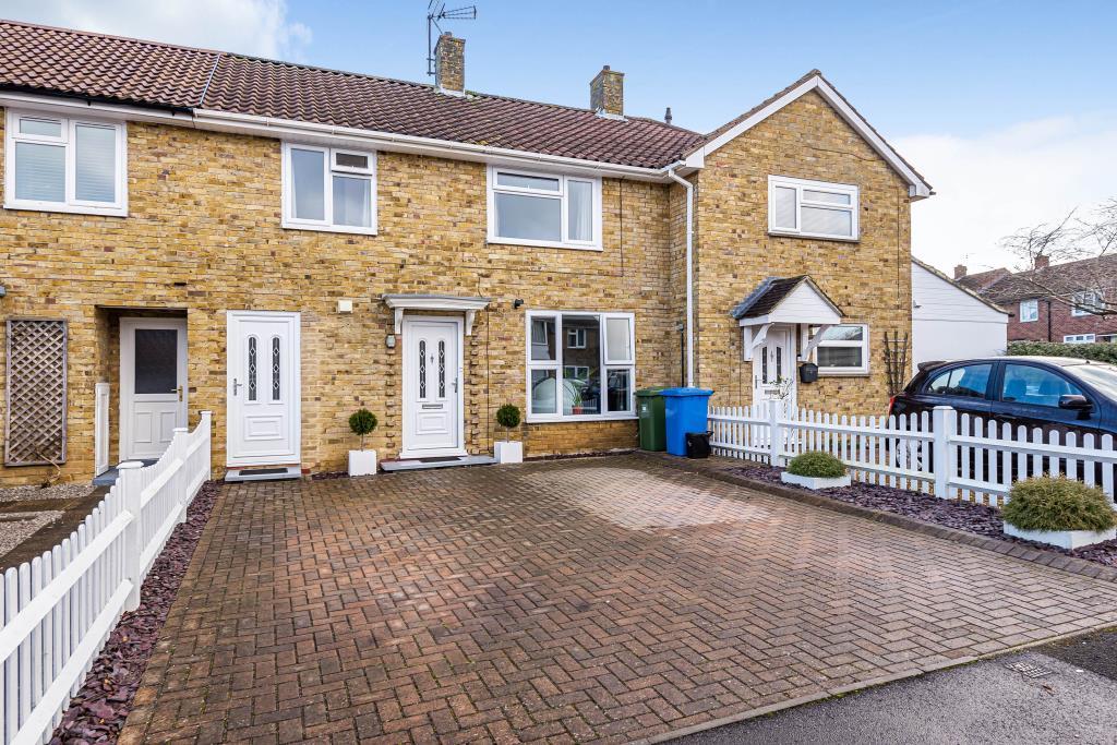 Trumbull Road, Bracknell, RG42 3 bed terraced house £1,500 pcm (£346 pw)