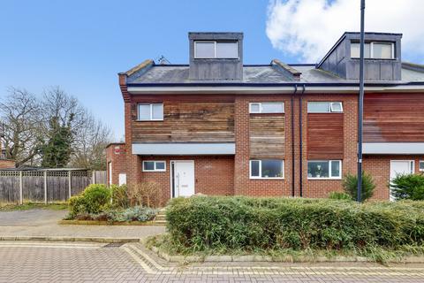2 Waterside Close, Wembley, HA9 9PB