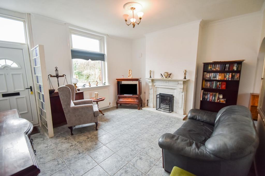 Street, Whitefield, M45 3 bed terraced house £190,000