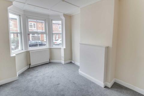 12 Brighton Road, Reading, RG6 1PS