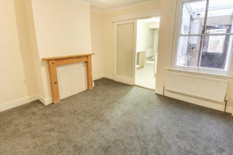 12 Brighton Road, Reading, RG6 1PS