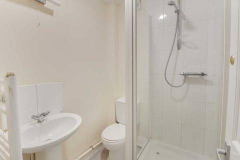 12 Brighton Road, Reading, RG6 1PS