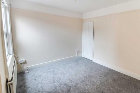 12 Brighton Road, Reading, RG6 1PS