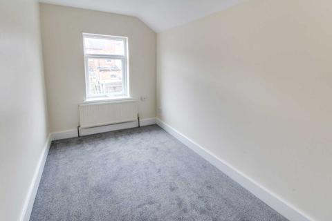 12 Brighton Road, Reading, RG6 1PS