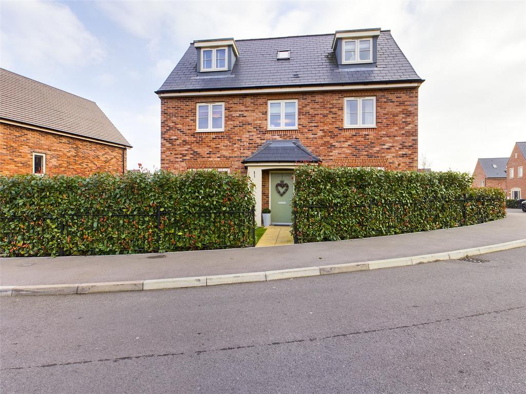 Dalziel Drive, Whittington... 4 bed detached house £500,000