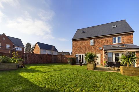27 Dalziel Drive, Whittington, Worcester, WR5 2QY