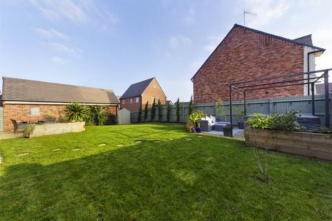 27 Dalziel Drive, Whittington, Worcester, WR5 2QY