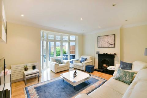 10 Dulwich Common, London, SE21 7EX