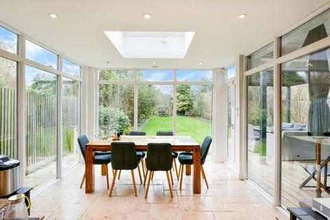10 Dulwich Common, London, SE21 7EX