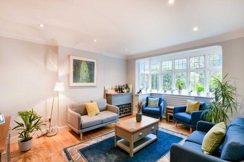 10 Dulwich Common, London, SE21 7EX