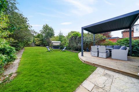 10 Dulwich Common, London, SE21 7EX