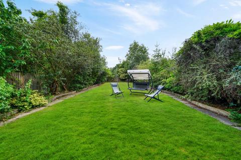 10 Dulwich Common, London, SE21 7EX