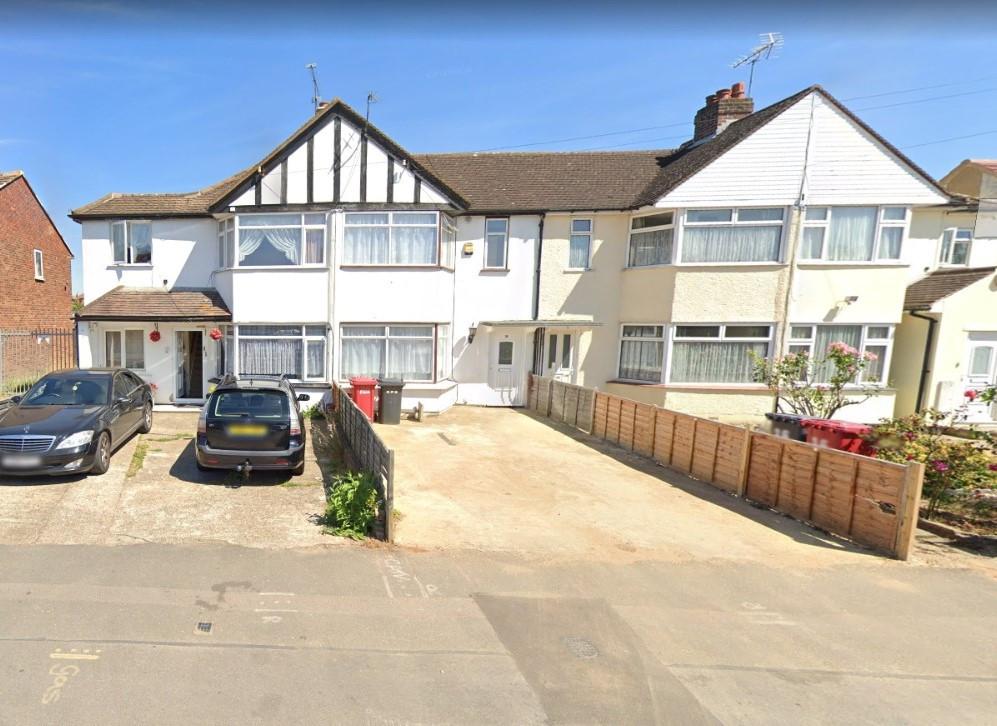 Mildenhall Road, Slough, Berkshire, SL1 4 bed terraced house £430,000
