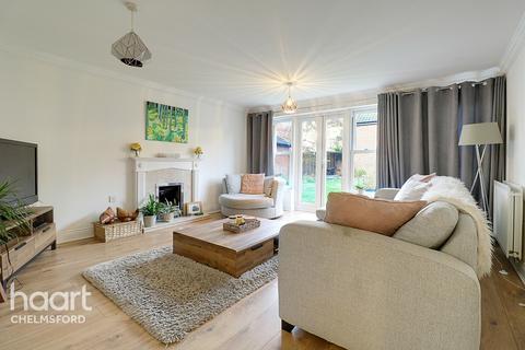25 Bryant Link, Springfield, Chelmsford, CM2 6GZ