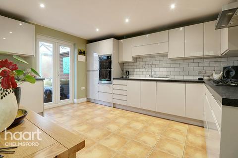 25 Bryant Link, Springfield, Chelmsford, CM2 6GZ