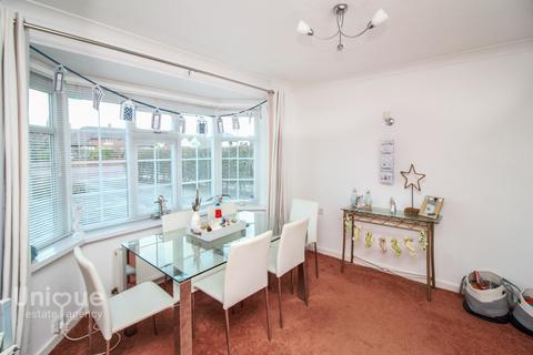 2 bedroom apartment for sale, Tudor Lodge, 390 Clifton Drive North, Lytham St. Annes, FY8