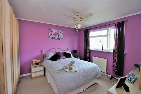 28 Brettingham Close, Crawley, RH11 8FD