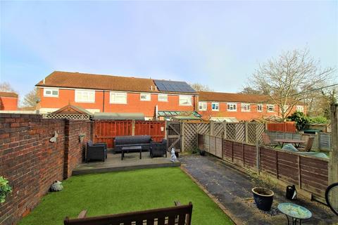 28 Brettingham Close, Crawley, RH11 8FD
