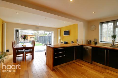 11 Crossley Close, Biggin Hill, Westerham, TN16 3BL