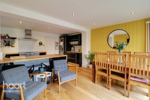 11 Crossley Close, Biggin Hill, Westerham, TN16 3BL