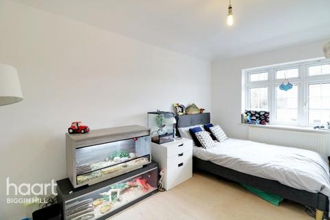 11 Crossley Close, Biggin Hill, Westerham, TN16 3BL