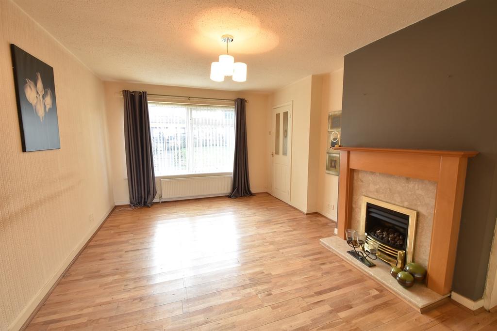 Rolleston Drive, Arnold, NG5 7JA 3 bed terraced house £190,000