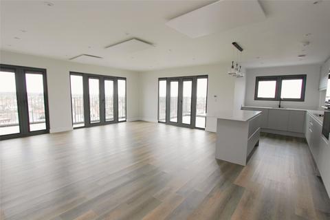 2 bedroom penthouse to rent, London Road, Hadleigh, Benfleet, Essex, SS7