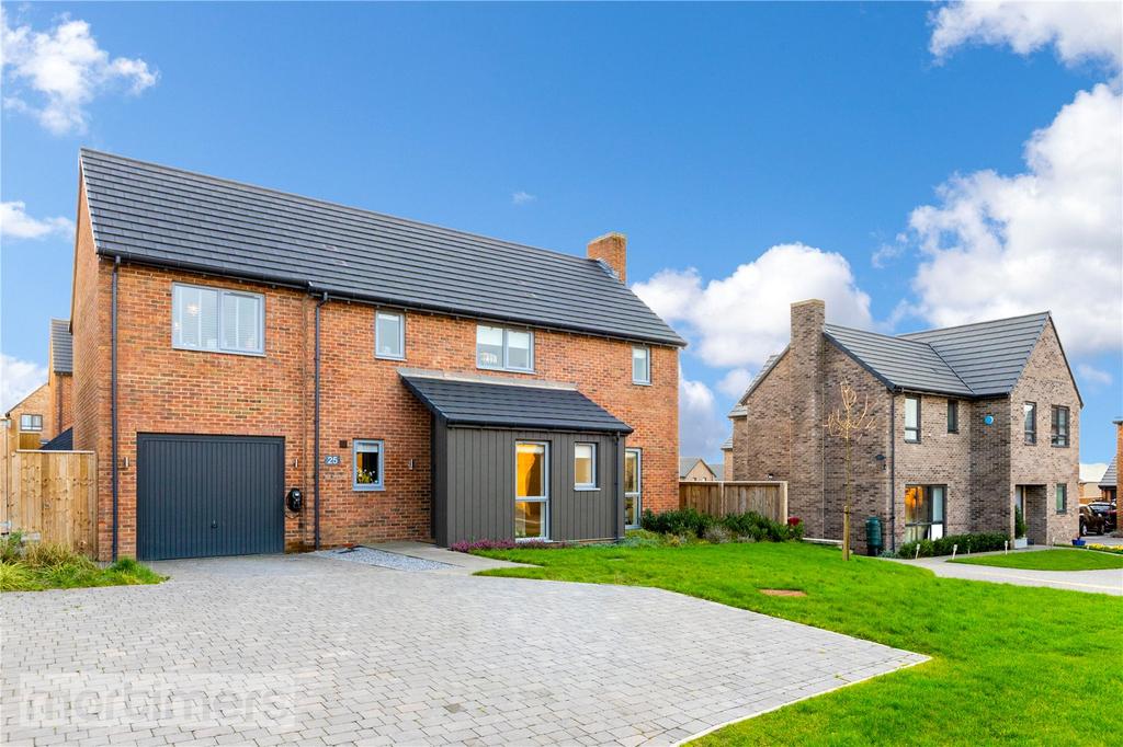 Fern Crescent, Blackburn, BB2 4 bed detached house £365,000