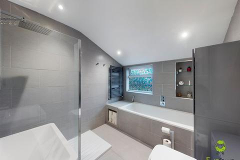 63 Ethronvi Road, Bexleyheath, DA7 4AU
