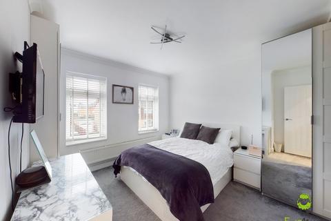 63 Ethronvi Road, Bexleyheath, DA7 4AU