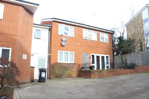 2 bedroom flat for sale - Mallory Court, Valley Fields Crescent, EN2