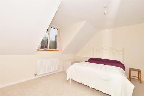 Pippins Rowly Drive, Cranleigh, GU6 8PL