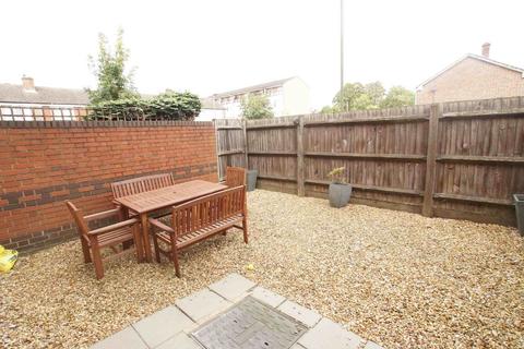 2 bedroom ground floor flat to rent, Devon House, Penge