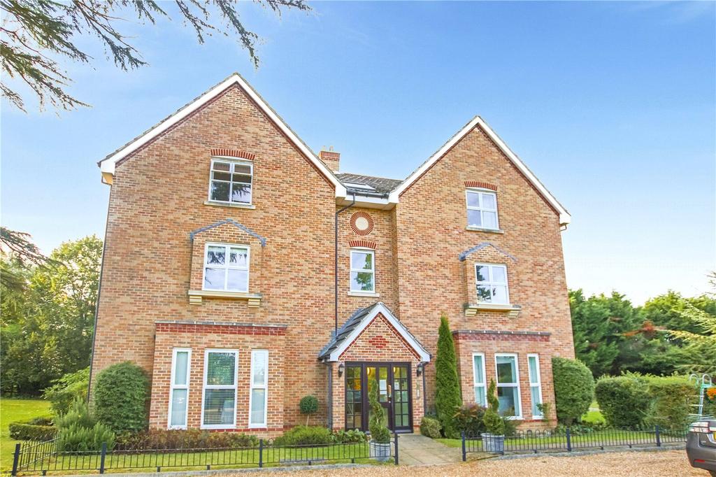 Ascot Road, Holyport, Maidenhead, SL6 2 bed apartment £1,250 pcm (£