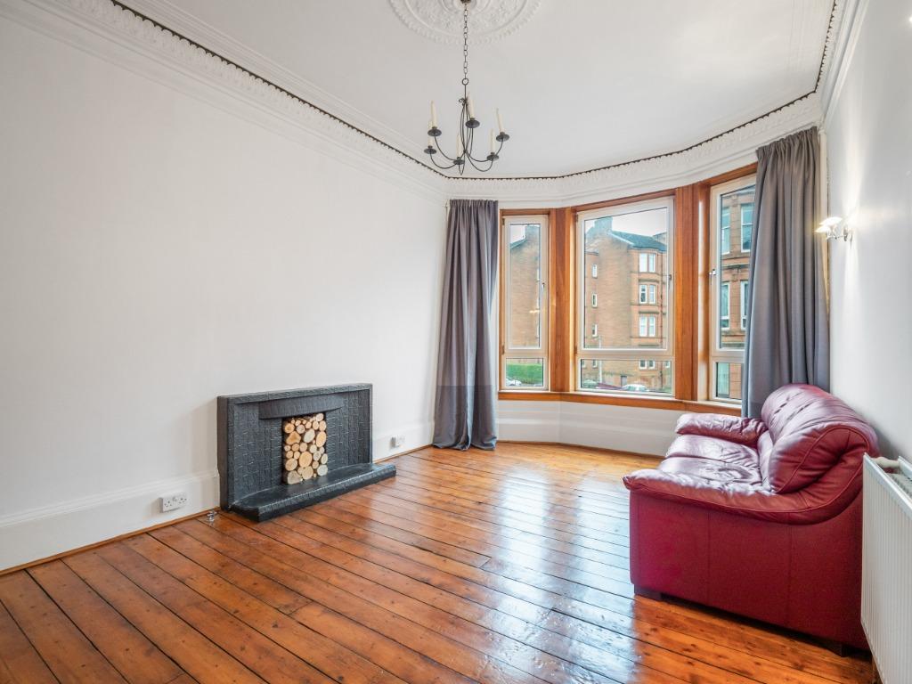 Cathcart Road, Flat 2/1, Crosshill, Glasgow, G42 8UA 1 bed flat £119,000